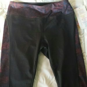 🔥SALE🔥NWT, LULAROE JADE CAPRI ATHLETIC LEGGINGS